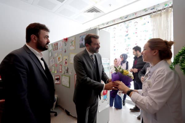 BAŞKAN IŞIK, DOKTORLARIN GÜNÜNÜ KUTLADI fotoğraf 3