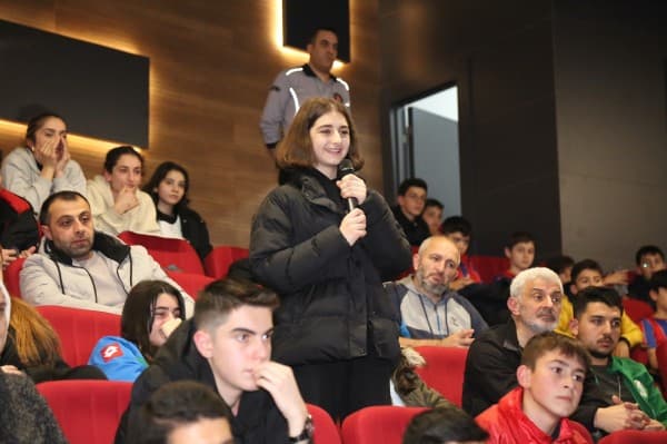 Gürsu Şampiyonu Bağrına Bastı fotoğraf 5