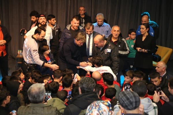 Gürsu Şampiyonu Bağrına Bastı fotoğraf 7