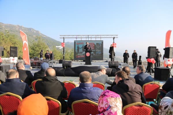Gürsu’da, Doğanın Kucak Açtığı Tepede Sokak Hayvanlarına Yuva fotoğraf 3