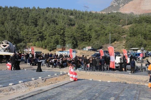 Gürsu’da, Doğanın Kucak Açtığı Tepede Sokak Hayvanlarına Yuva fotoğraf 4