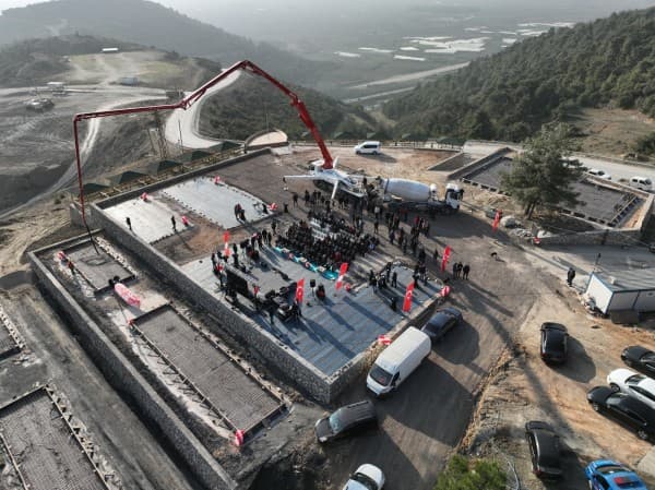 Gürsu’da, Doğanın Kucak Açtığı Tepede Sokak Hayvanlarına Yuva fotoğraf 7