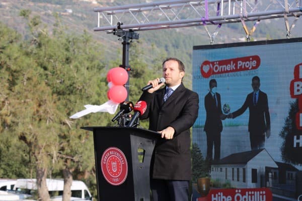 Gürsu’da, Doğanın Kucak Açtığı Tepede Sokak Hayvanlarına Yuva fotoğraf 14