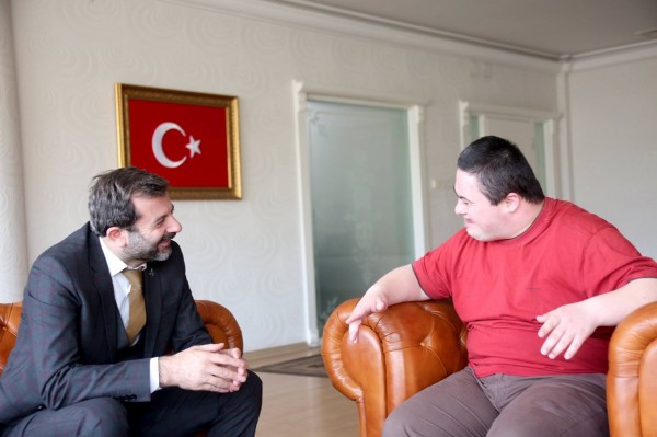 BAŞKAN IŞIK : “ONLARIN DÜNYASI RENGARENK, BARIŞ VE HUZUR DOLU” fotoğraf 3