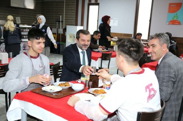 Başkan Mustafa Işık, Genç Stajyerlerin Misafiri Oldu fotoğraf 4