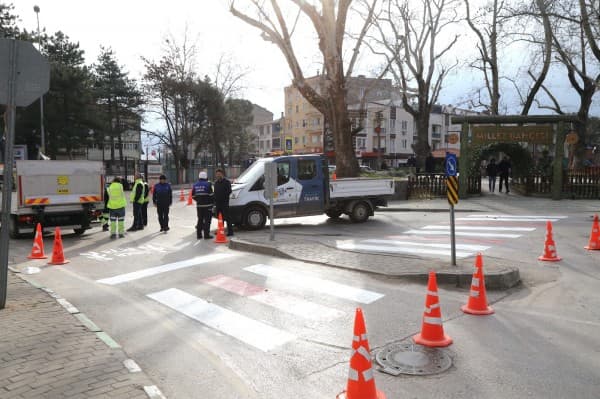 Gürsu’da Yaya Güvenliği İçin Yol İşaretleri Yenileniyor fotoğraf 5