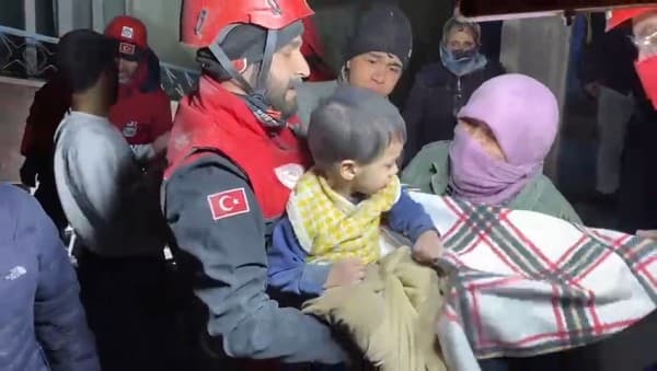 2 Yaşındaki Mikail Bebek’i Gürak Kurtardı fotoğraf 5
