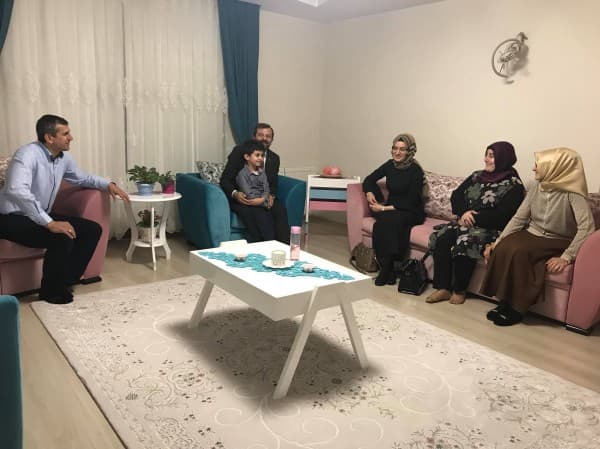BAŞKAN IŞIK, GÜRSULULAR’IN EVLERİNE MİSAFİR OLUYOR fotoğraf 2