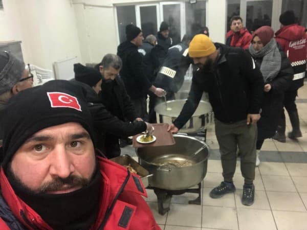 Gürsu Belediyesi’nden Afet Bölgesine Sahra Aş Evi fotoğraf 4
