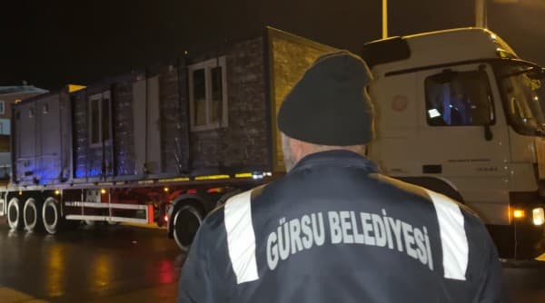 Yaşam Tırı Gürsu’dan Afet Bölgesine Yola Çıktı fotoğraf 1