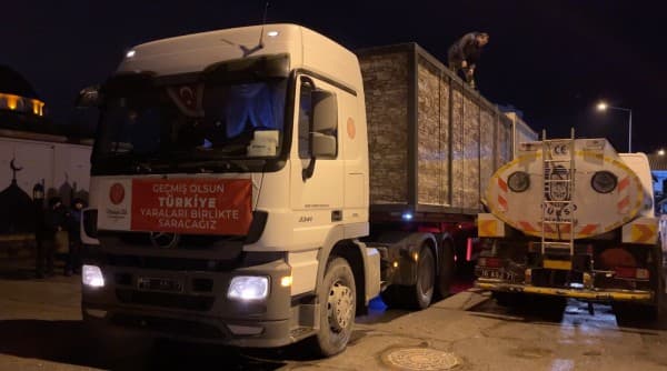 Yaşam Tırı Gürsu’dan Afet Bölgesine Yola Çıktı fotoğraf 2