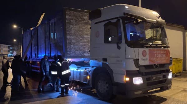 Yaşam Tırı Gürsu’dan Afet Bölgesine Yola Çıktı fotoğraf 4