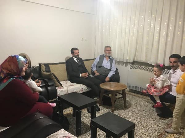 BAŞKAN IŞIK, GÜRSULULAR’IN EVLERİNE MİSAFİR OLUYOR fotoğraf 6