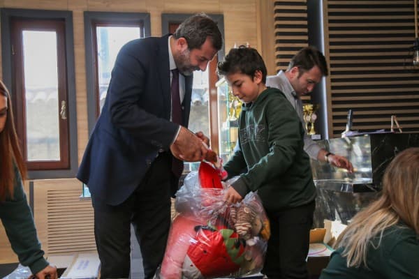 Gürsulu Çocuklardan Afet Bölgesine Oyuncak fotoğraf 1