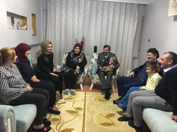 BAŞKAN IŞIK, GÜRSULULAR’IN EVLERİNE MİSAFİR OLUYOR fotoğraf 16