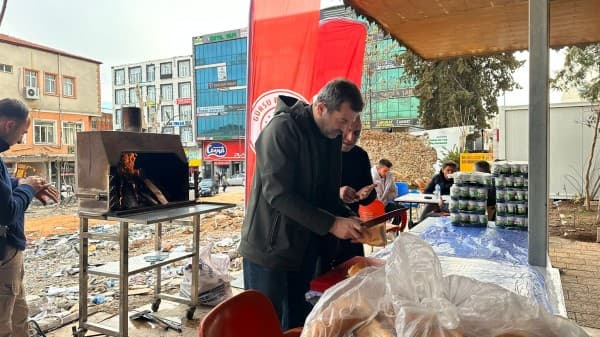Başkan Işık’tan Depremzedelere Moral Ziyareti fotoğraf 3