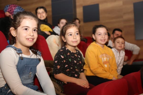 Gürsu’da Ücretsiz Sinema ve Tiyatro Keyfi fotoğraf 1
