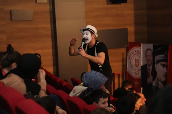 Gürsu’da Ücretsiz Sinema ve Tiyatro Keyfi fotoğraf 2