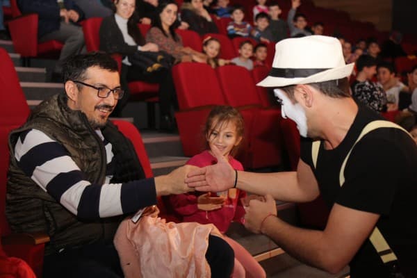 Gürsu’da Ücretsiz Sinema ve Tiyatro Keyfi fotoğraf 4