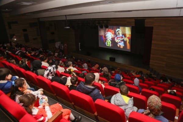Gürsu’da Ücretsiz Sinema ve Tiyatro Keyfi fotoğraf 6