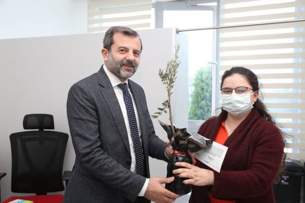 Başkan Işık, Sağlık Personellerine Fidan Hediye Etti fotoğraf 8
