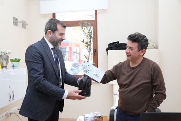 Başkan Işık, Sağlık Personellerine Fidan Hediye Etti fotoğraf 10
