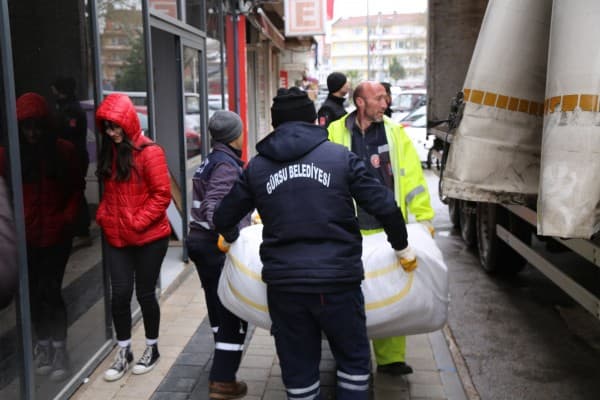 Gürsu Belediyesi, Afet Bölgesinden Elini Çekmiyor fotoğraf 2