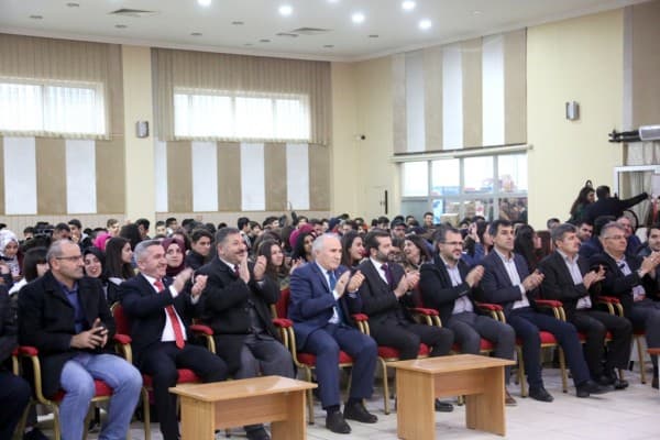 GÜRSU’DA, “BİLİNÇLİ AİLE DUYARLI GENÇLİK” KONFERANSI fotoğraf 2