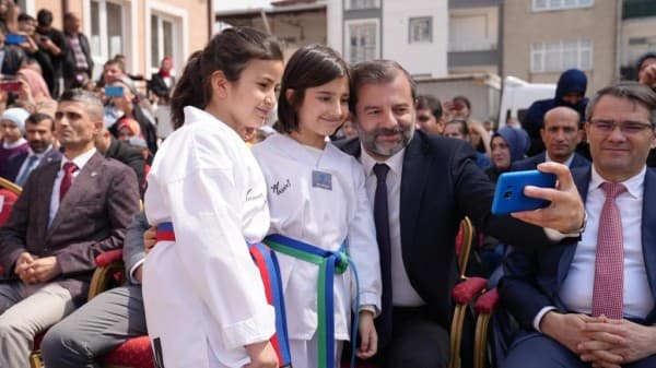 Başkan Mustafa Işık : “Umudumuzun Işıkları Çocuklarımızın Gözlerindeki Bayram Işıltısı Hiç Sönmesin” fotoğraf 4
