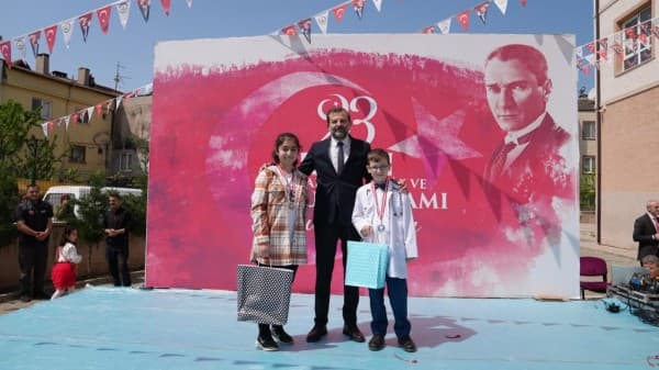 Başkan Mustafa Işık : “Umudumuzun Işıkları Çocuklarımızın Gözlerindeki Bayram Işıltısı Hiç Sönmesin” fotoğraf 7