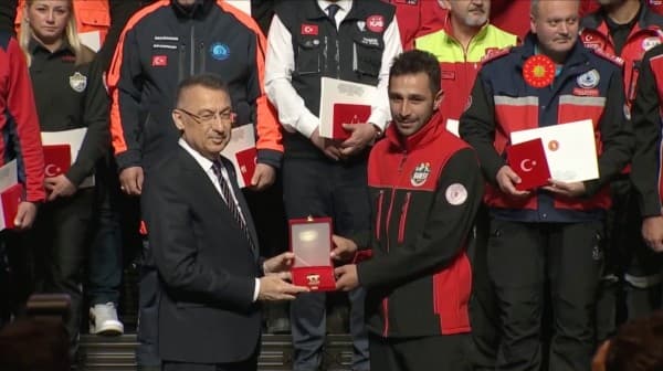 Gürak Ekibine Devlet Üstün Fedakarlık Madalyası Verildi fotoğraf 1