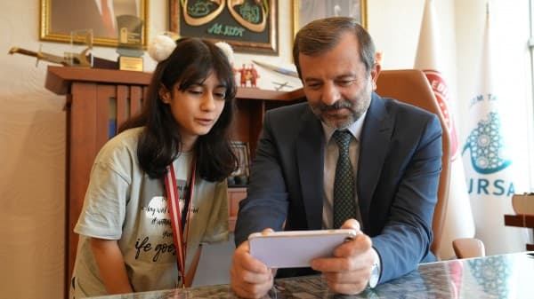 Başkan Işık, Minik Ecrin’in Büyük Başarısını Kutladı fotoğraf 2