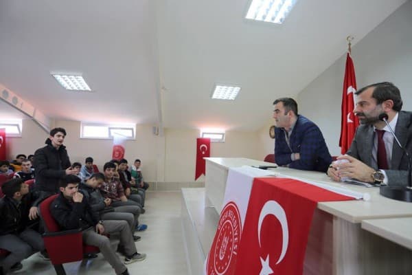 BAŞKAN IŞIK, GENÇLERİ AYDINLATTI fotoğraf 1