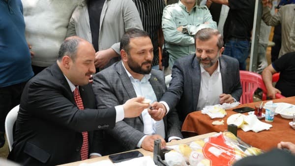 Bakan Varank’a Gürsu Armudu Sürprizi fotoğraf 4