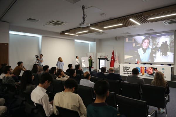 Gürsu’da 2. Genç Dijital Girişimcilik Akademisi Mezunlarını Verdi fotoğraf 2