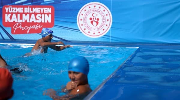 GÜRSU’DA YÜZME BİLMEYEN ÇOCUK KALMADI fotoğraf 1