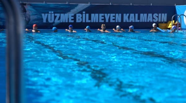 GÜRSU’DA YÜZME BİLMEYEN ÇOCUK KALMADI fotoğraf 4