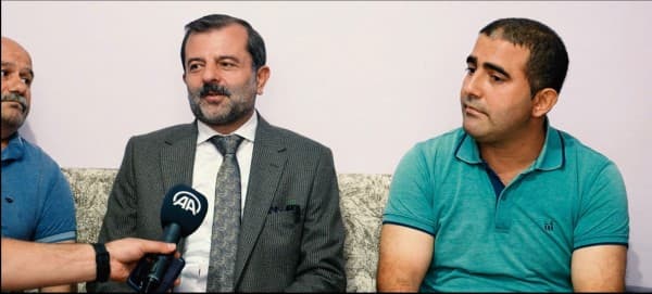 Başkan Işık’tan Akyol Ailesine Bayrak Hediyesi fotoğraf 4