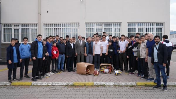 Sporcu Kenti Gürsu’da Okullara Spor Desteği fotoğraf 1