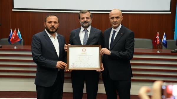 Başkan Mustafa Işık Mazbatasını Aldı fotoğraf 4