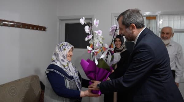 Başkan’ın Çiçekleri Gürsu’nun Annelerine Gitti fotoğraf 1