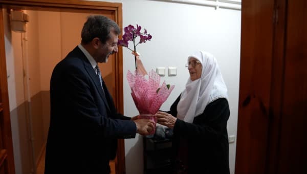 Başkan’ın Çiçekleri Gürsu’nun Annelerine Gitti fotoğraf 2