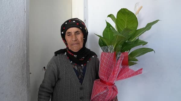 Başkan’ın Çiçekleri Gürsu’nun Annelerine Gitti fotoğraf 5