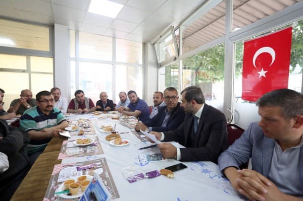 BAŞKAN IŞIK, SABAHIN BEREKETİNİ ESNAFLARLA PAYLAŞIYOR fotoğraf 7