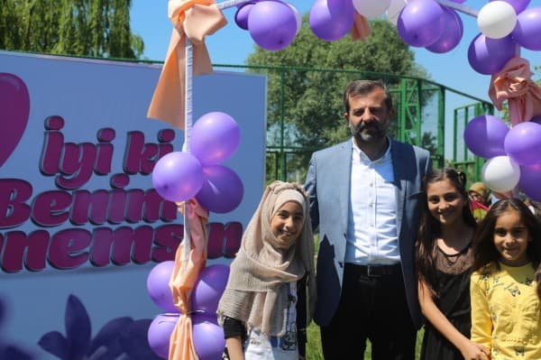 GÜRSU’DA ANNELER GÜNÜ “İYİ Kİ BENİM ANNEMSİN” STANDLARIYLA KUTLANDI fotoğraf 1