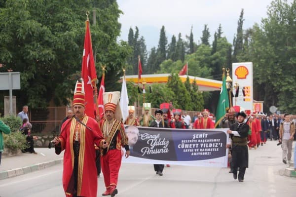 GÜRSU’NUN ŞEHİT BELEDİYE BAŞKANI CÜNEYT YILDIZ ANILDI fotoğraf 3