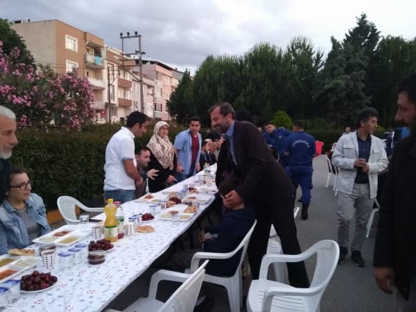 GÜRSU PROTOKOLÜ ŞEHİT VE GAZİ AİLELERİYLE İFTARDA BULUŞTU fotoğraf 4