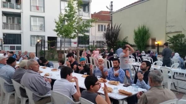 RAMAZAN’IN BEREKETİ GÜRSU SOKAKLARINI DOLDURUYOR fotoğraf 9