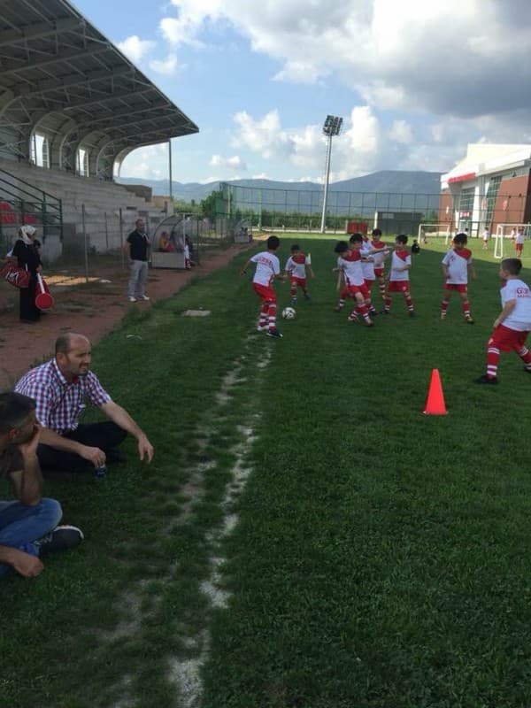GÜRSU BELEDİYESPOR YAZ FUTBOL OKULUNA YOĞUN İLGİ fotoğraf 3