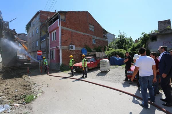 GÜRSU’DAKİ METRUK BİNALAR YIKILIYOR fotoğraf 4